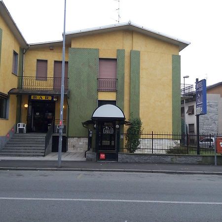 Hotel Cristallo Novara Bagian luar foto