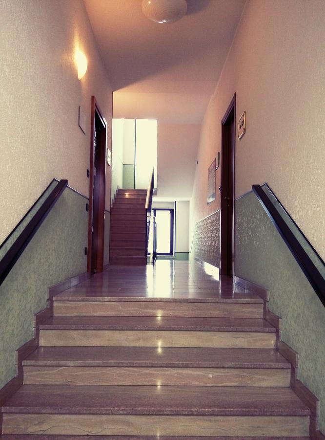 Hotel Cristallo Novara Bagian luar foto