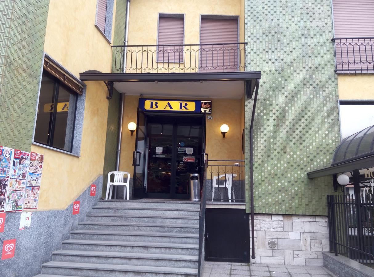 Hotel Cristallo Novara Bagian luar foto