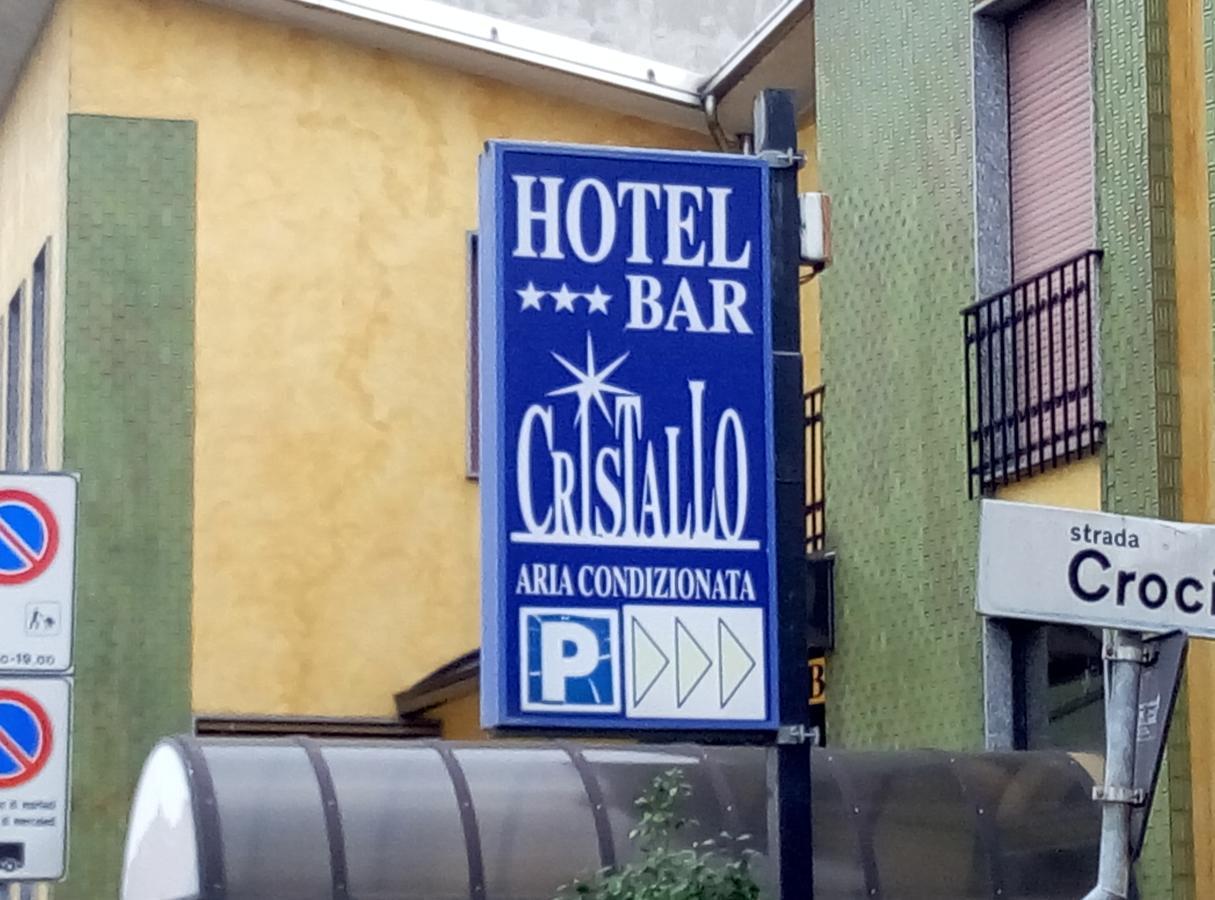Hotel Cristallo Novara Bagian luar foto