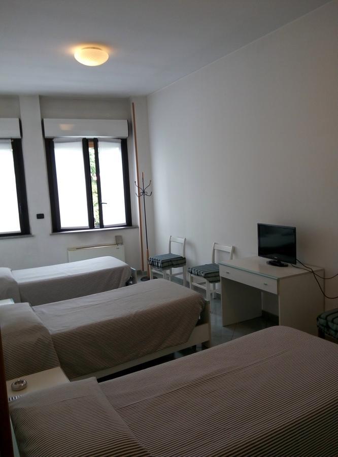 Hotel Cristallo Novara Bagian luar foto